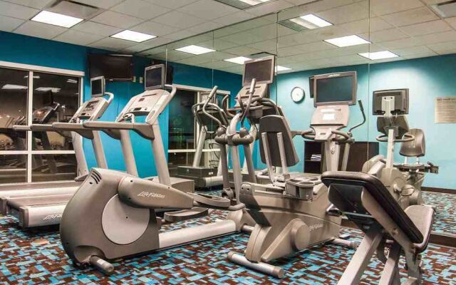 Comfort Inn & Suites South Akron