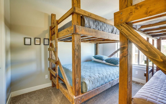 Moab Vacation Rental: Pool & Hot Tub Access!