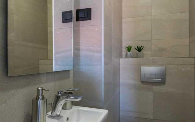 Eni Luxury Residence