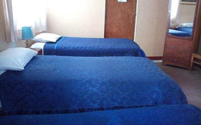 Hostal Tres Mascaras