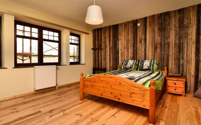 Pleasant Holiday Home in Erezée Ardennes with Hot Tub, Sauna