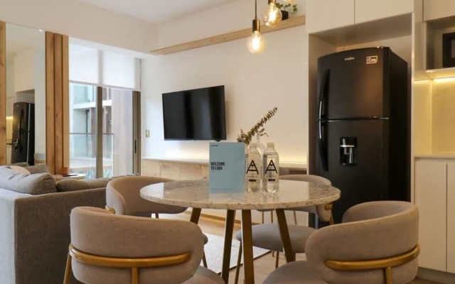 W Loft With Balcony in Luxury Building Barranco