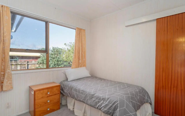 The Jandal House - Whitianga Holiday Home