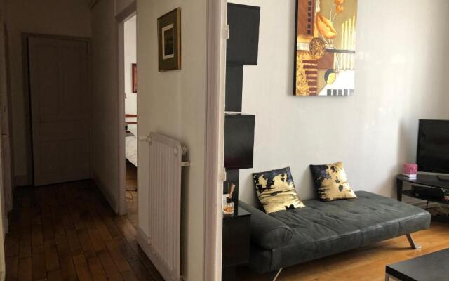 Le Campus Victoria I - Train Station & Isabey St - 70m2