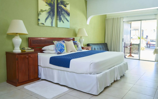 Tropical Sunset Beach Apartment Hotel