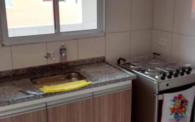 Apartamento Boraceia 200 metros da praia, com ar condicionado