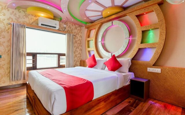 Oyo 24290 Houseboat Anugraha Deluxe