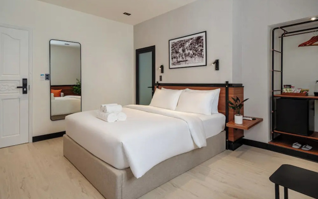 Metrolux City Contemporary Hotel