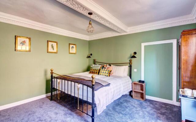 Green Parrot House