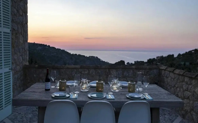 Stylish Holiday Home With Deia Views