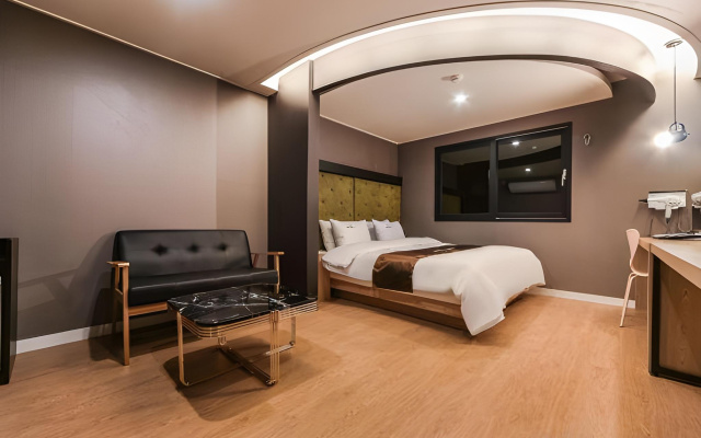Forest 701 Hotel