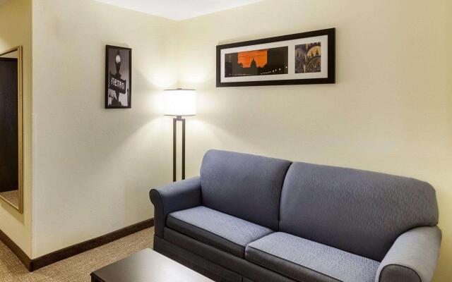 Comfort Inn & Suites Texas Hill Country