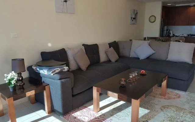Beautiful 1Bedroom apartment Near Metro