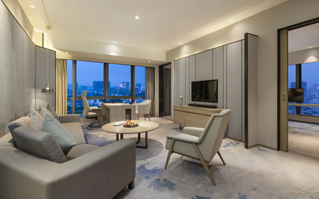 DoubleTree by Hilton Hotel Shenzhen Longhua