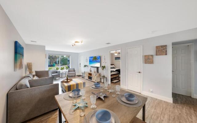 Sunny Waterside B in Dania Beach