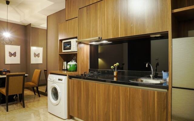 Luxurious 1BR @ L'Avenue Apartment near Sampoerna Universitas