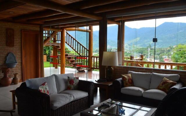 Gidu House