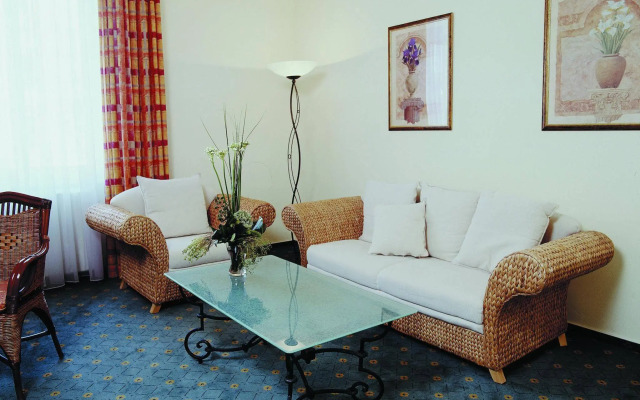 Star-Apart Hansa Hotel