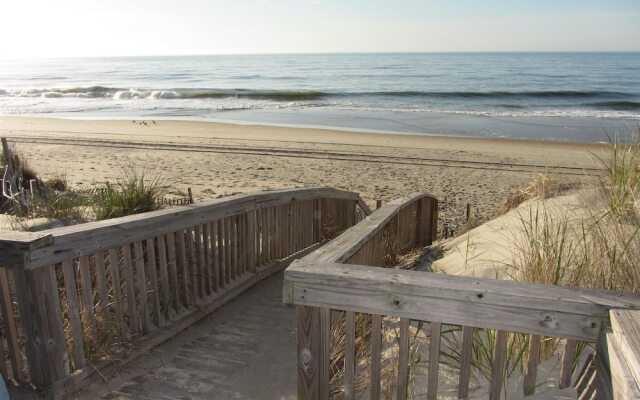 16 License To Chill 1 Bedroom Condo by RedAwning