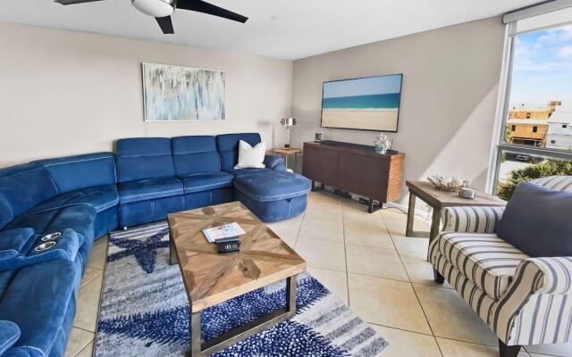 Mainsail Condominiums