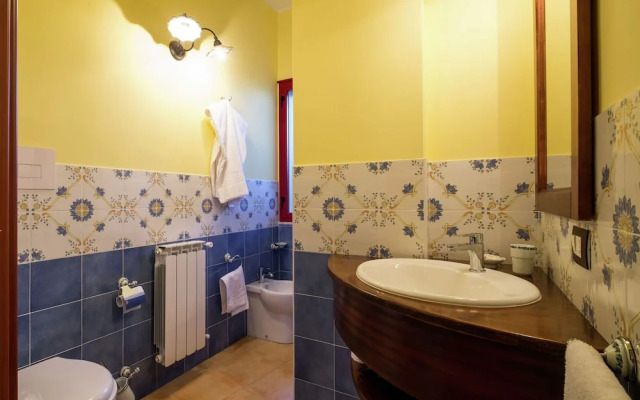 Sun-drenched Estate Close to Sciacca Near the Beach