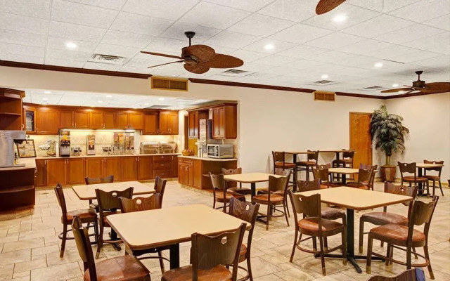 Ramada Wayne Fairfield Area