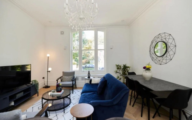 The Crystal Palace Wonder - Lovely 2bdr Flat With Parking