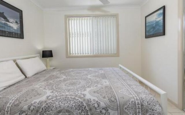 Comfortable lowset family home only minutes from the water! Tarooki St, Bellara