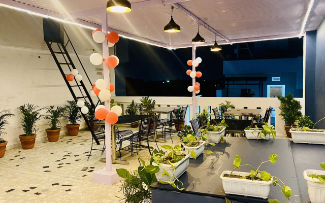 OYO 24106 Shri Raj Laxmi Palace