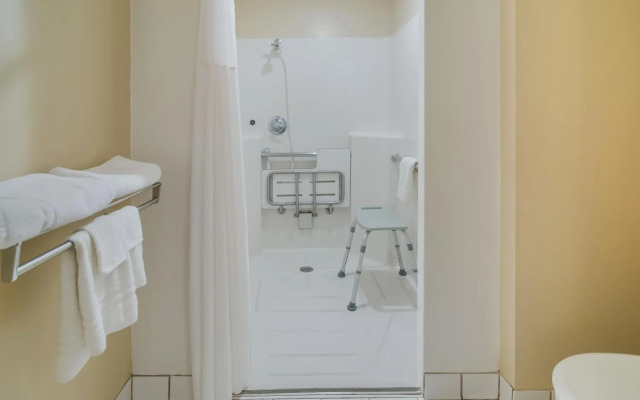 Americas Best Value Inn Fargo