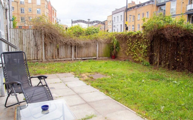 Large Shoreditch, Hoxton 3-bed Garden Flat