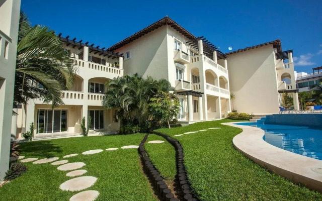 1BR Condo - Best Location! Pool+beach! Sleeps 4!!