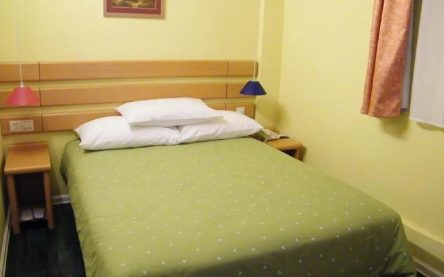 Home Inn (Guangzhou Tianhe Road Sports West Metro Station)