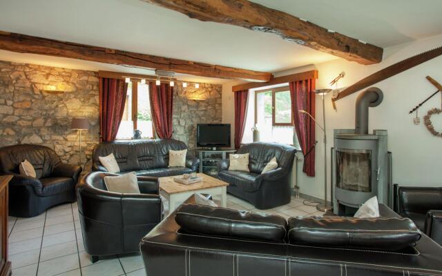 Spacious Holiday Home in Humain with Garden