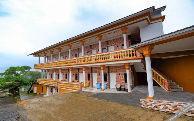 Hotel Taman Sari by OYO Rooms