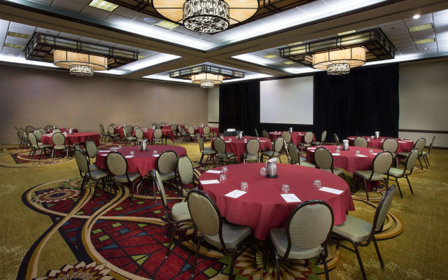 Embassy Suites by Hilton Chicago O'Hare Rosemont