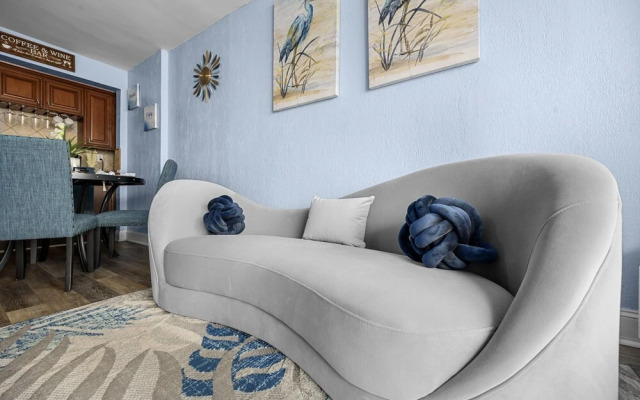 Newly Renovated Oceanfront 1BR Condo