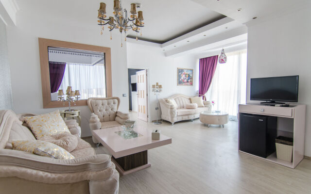 Phoenicia Luxury