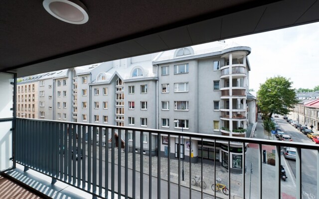 Riverside Blvd by Cracow Moods