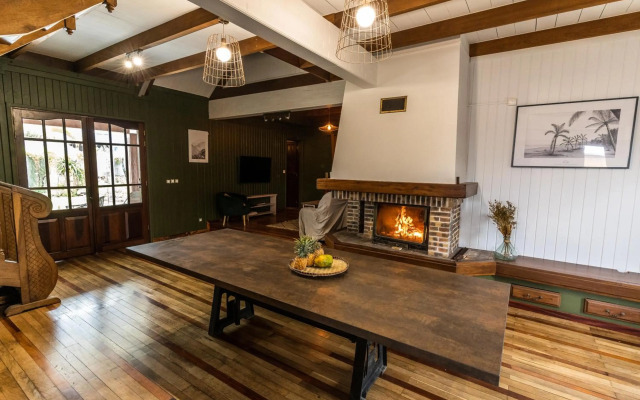 Magnifique villa avec cheminée au tevelave