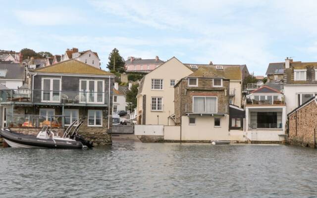 8b Fore Street