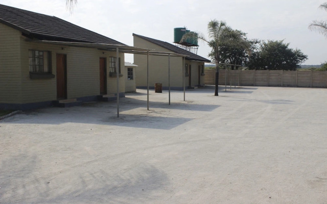 Thatch Palace Lodge
