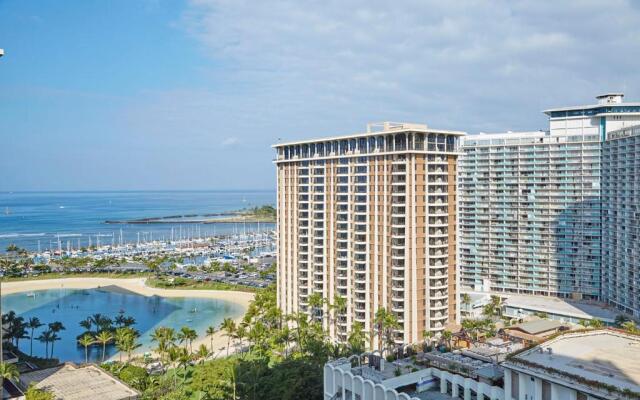 Hilton Hawaiian Village Waikiki Beach Resort