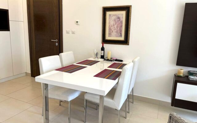 Impeccable 1-bed Apartment in Morinj
