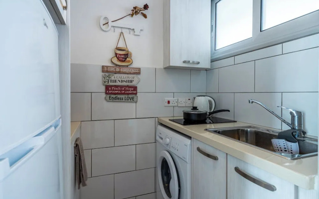 Berries 1-BR Apt in Larnaca