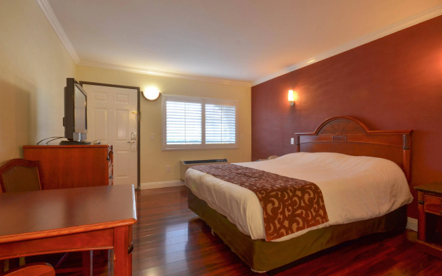 Hollywood City Inn