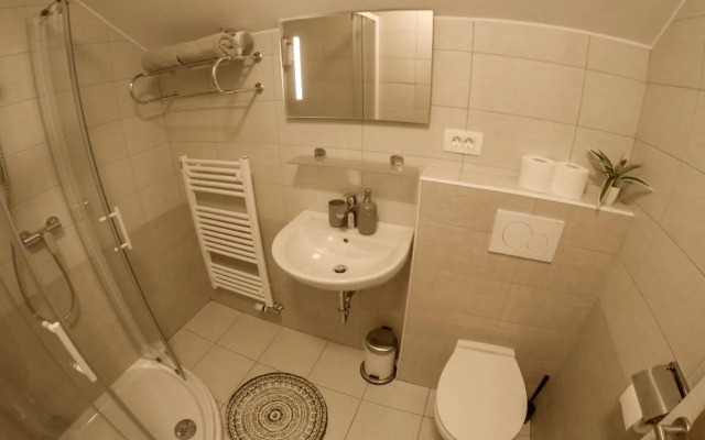 Jaka Apartments