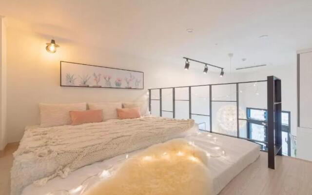 Cozy Duplex in Hongdae