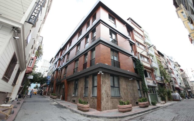 Taksim Corner Suite