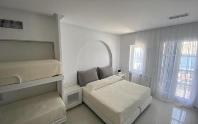 SeaRock Rooms & Suites Amorgos